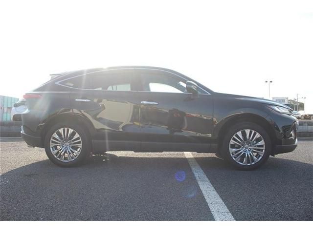 TOYOTA HARRIER HYBRID 2023 Image 31