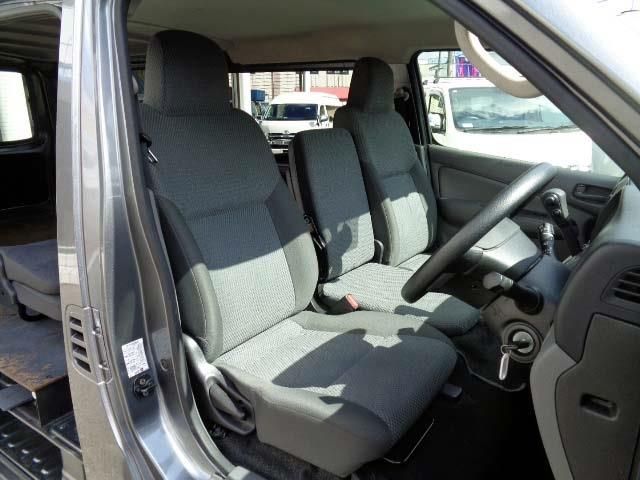 NISSAN NV350 CARAVAN 2019 Image 31