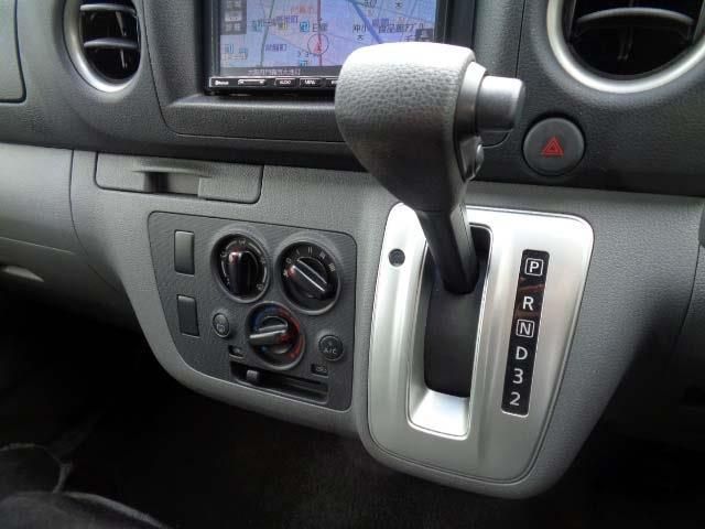 NISSAN NV350 CARAVAN 2019 Image 31