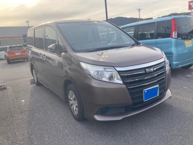 TOYOTA NOAH 2014 Image 31