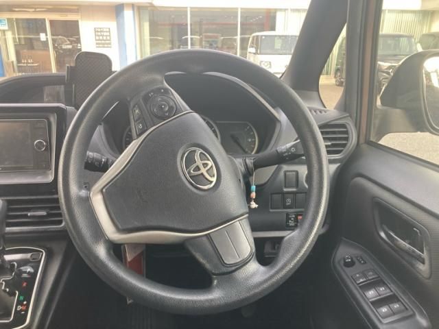 TOYOTA NOAH 2014 Image 31