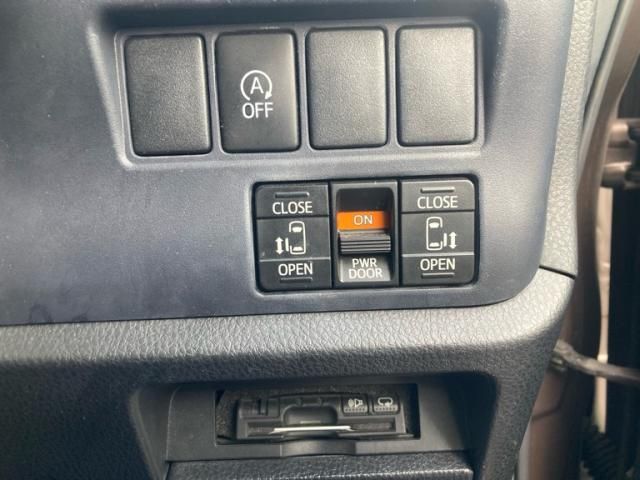 TOYOTA NOAH 2014 Image 31