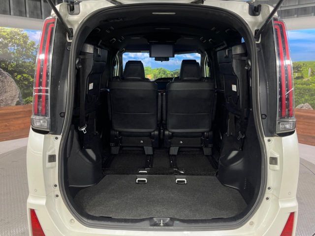 TOYOTA NOAH 2019 Image 31