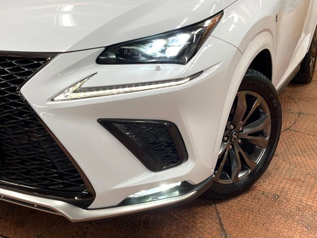 TOYOTA LEXUS NX300H 2018 Image 31