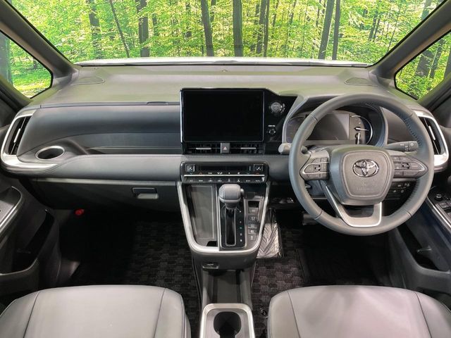 TOYOTA VOXY HYBRID 2026 Image 31