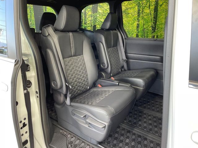 TOYOTA VOXY HYBRID 2026 Image 31