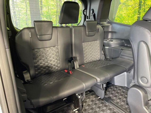 TOYOTA VOXY HYBRID 2026 Image 31