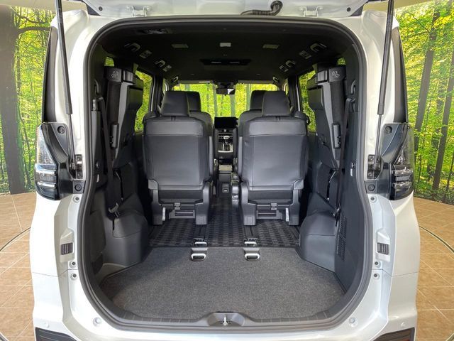 TOYOTA VOXY HYBRID 2026 Image 31