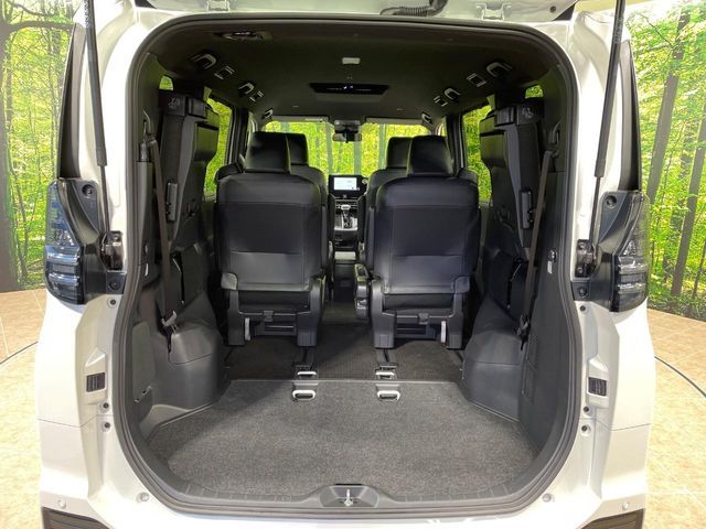 TOYOTA VOXY 2023 Image 31