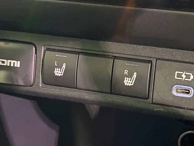 TOYOTA YARIS CROSS HYBRID 2025 Image 31