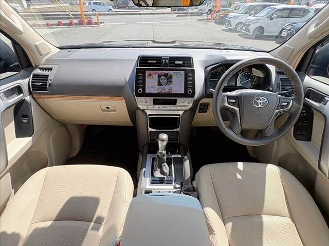 TOYOTA LANDCRUISER PRADO 2023 Image 31