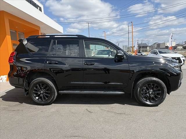 TOYOTA LANDCRUISER PRADO 2023 Image 31