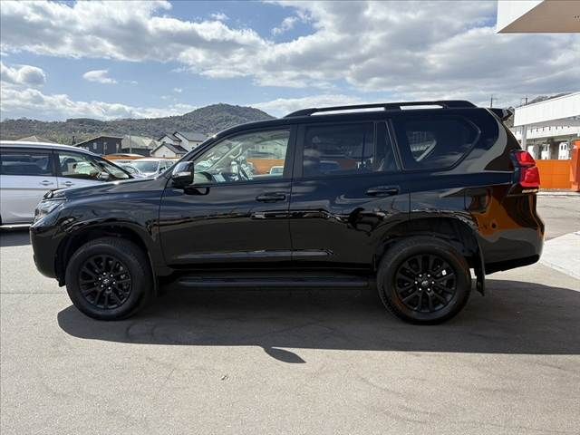 TOYOTA LANDCRUISER PRADO 2023 Image 31