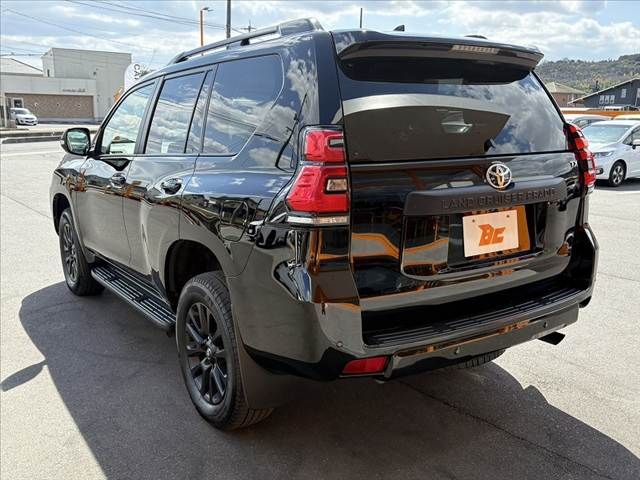 TOYOTA LANDCRUISER PRADO 2023 Image 31