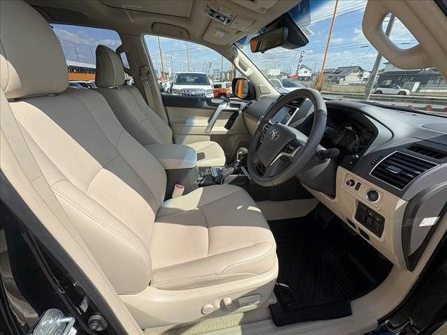 TOYOTA LANDCRUISER PRADO 2023 Image 31