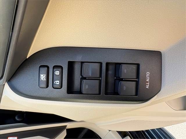 TOYOTA LANDCRUISER PRADO 2023 Image 31