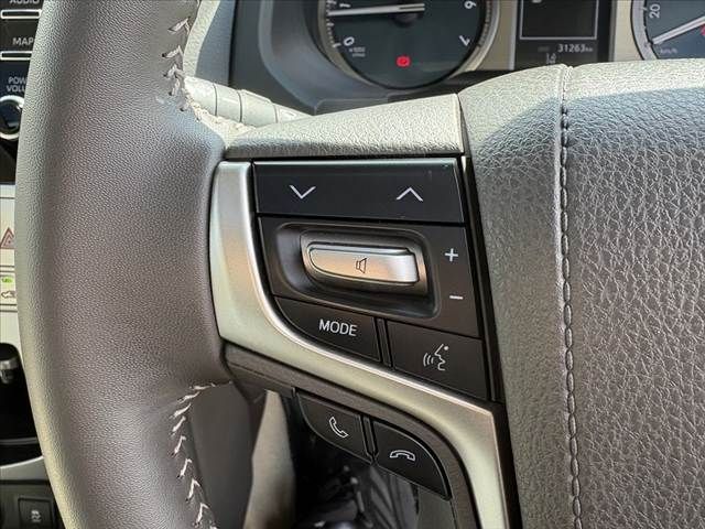 TOYOTA LANDCRUISER PRADO 2023 Image 31