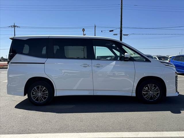 TOYOTA VOXY HYBRID 4WD 2025 Image 31