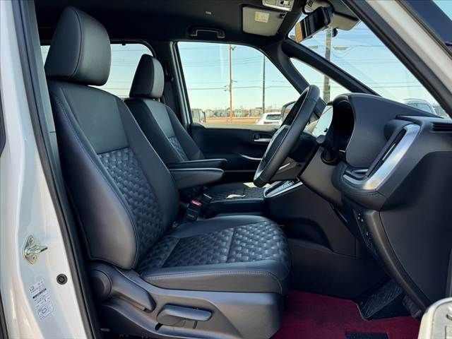 TOYOTA VOXY HYBRID 4WD 2025 Image 31