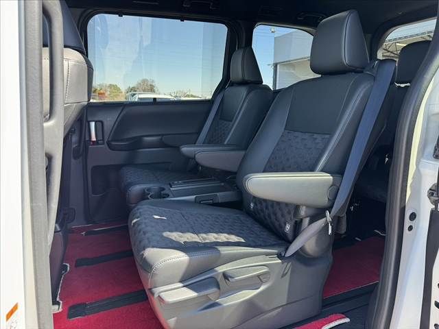 TOYOTA VOXY HYBRID 4WD 2025 Image 31