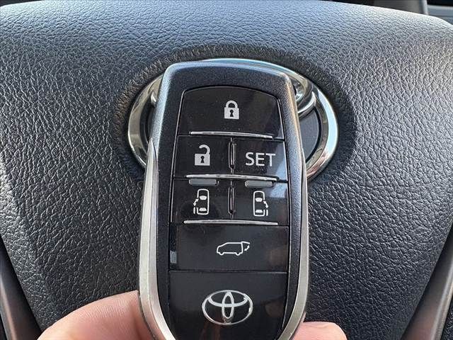 TOYOTA VELLFIRE 2016 Image 31