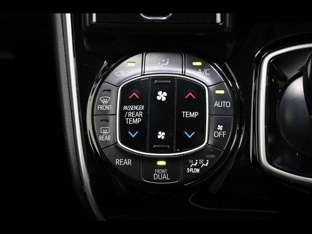 TOYOTA ESQUIRE HYBRID 2015 Image 31