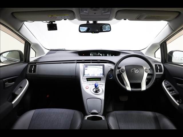 TOYOTA PRIUS 2013 Image 31