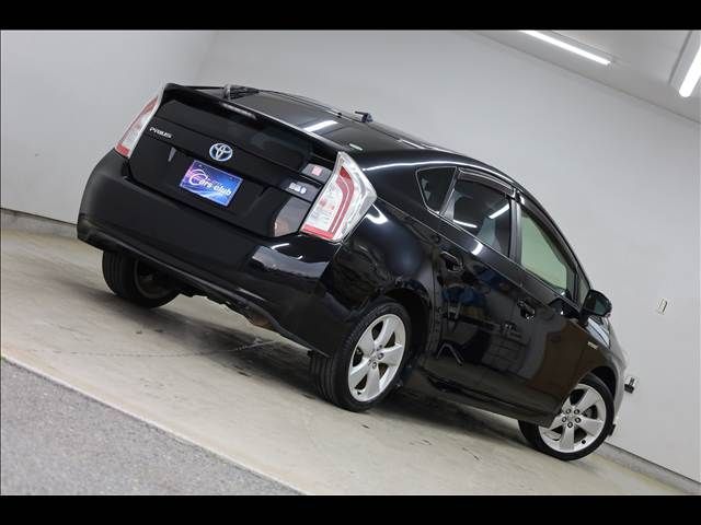 TOYOTA PRIUS 2013 Image 31