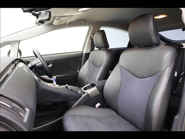 TOYOTA PRIUS 2013 Image 31