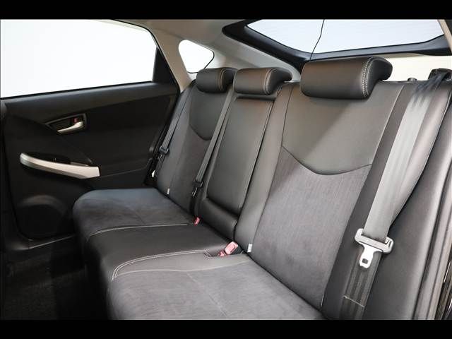 TOYOTA PRIUS 2013 Image 31