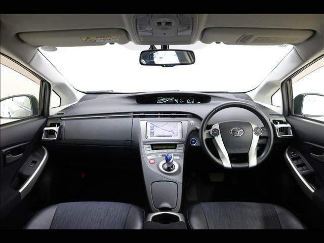TOYOTA PRIUS 2013 Image 31