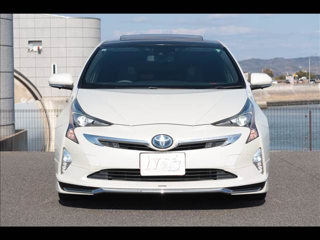 TOYOTA PRIUS 2017 Image 31