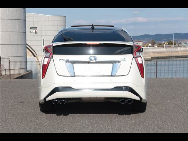 TOYOTA PRIUS 2017 Image 31