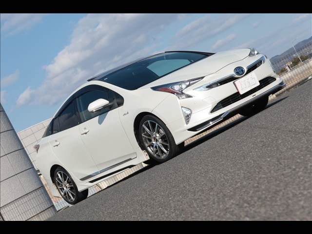 TOYOTA PRIUS 2017 Image 31