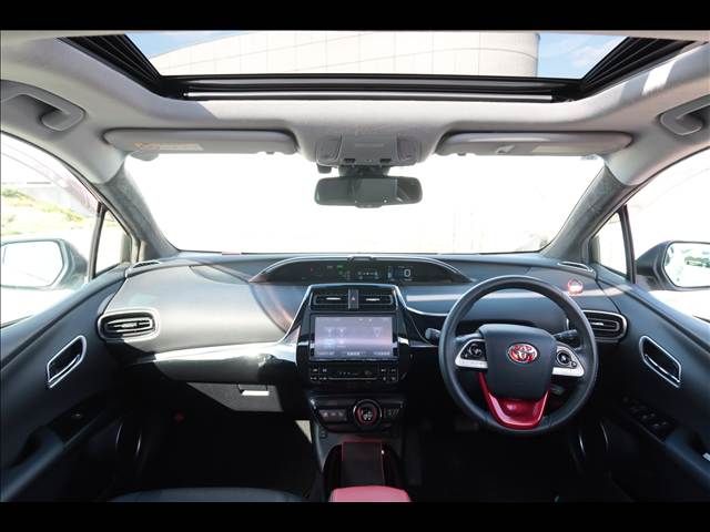 TOYOTA PRIUS 2017 Image 31