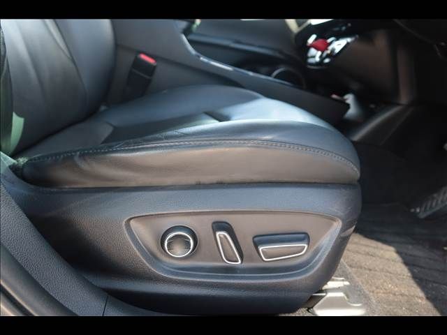 TOYOTA PRIUS 2017 Image 31