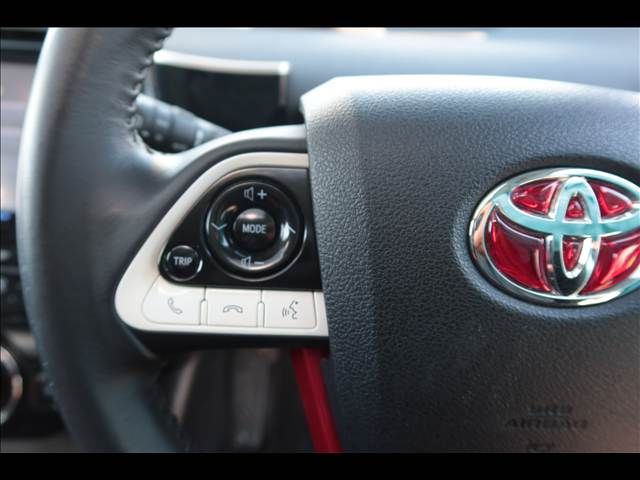 TOYOTA PRIUS 2017 Image 31