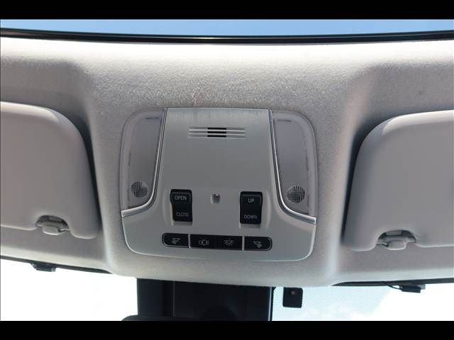 TOYOTA PRIUS 2017 Image 31