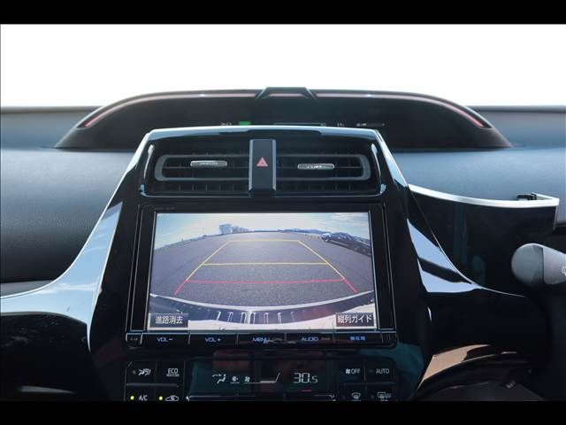 TOYOTA PRIUS 2017 Image 31