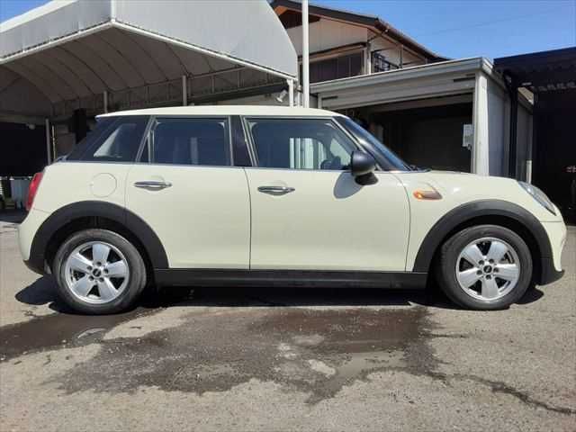 BMW MINI ONE 5DOOR 2015 Image 31