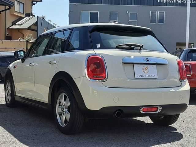 BMW MINI ONE 5DOOR 2015 Image 31