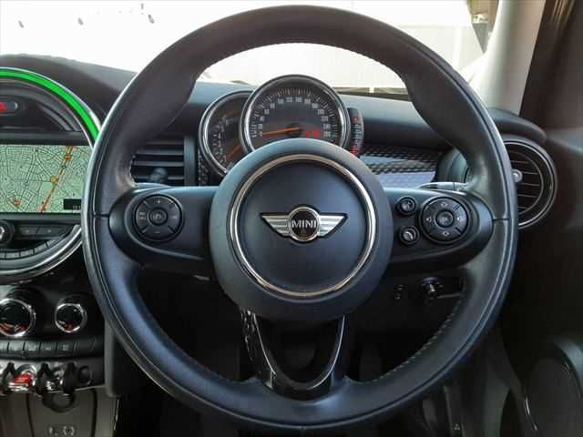 BMW MINI COOPER S 5D 2016 Image 31