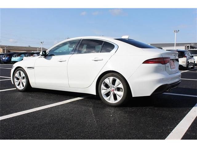 JAGUAR XESERIES 2020 Image 31