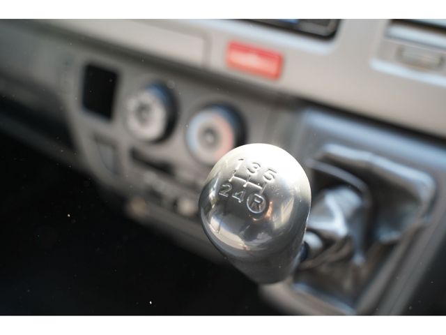 TOYOTA REGIUSACE VAN 2WD 2009 Image 31