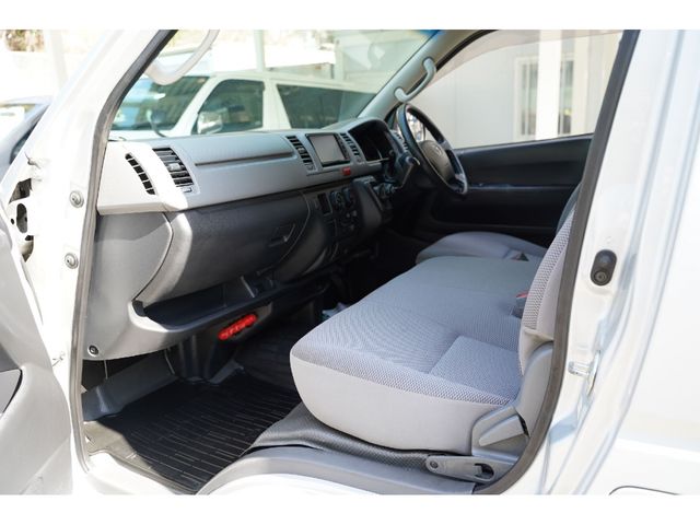 TOYOTA REGIUSACE VAN 2WD 2009 Image 31