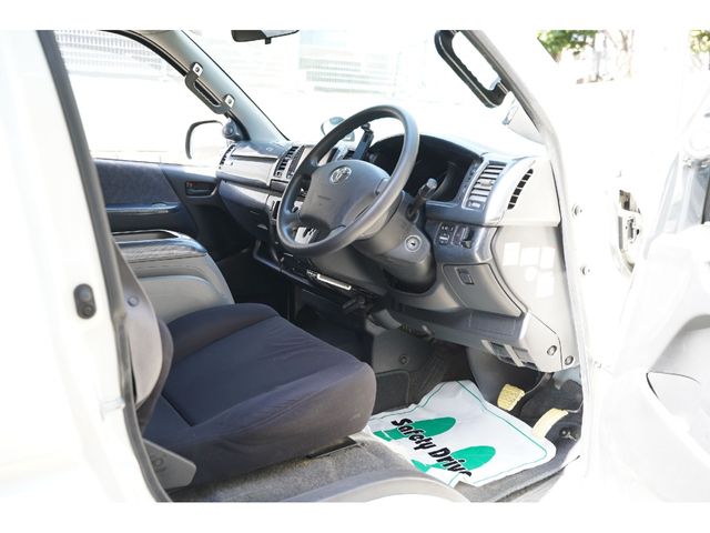 TOYOTA HIACE VAN 2WD 2006 Image 31