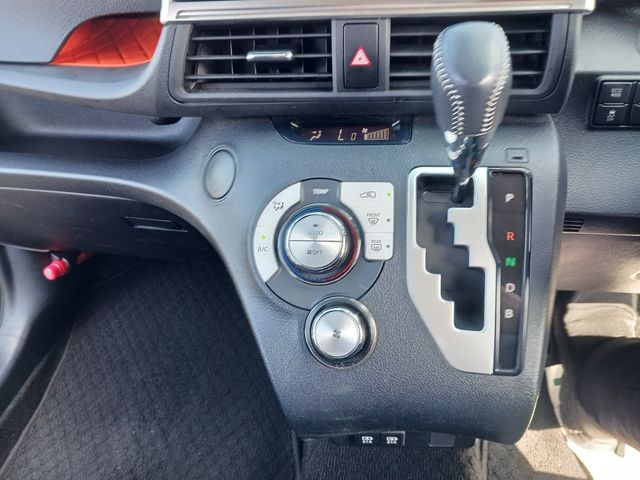 TOYOTA SIENTA HYBRID 2020 Image 31