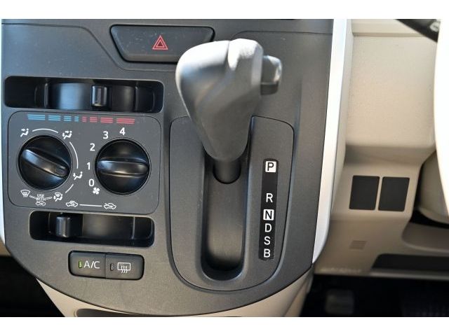 DAIHATSU TANTO 2015 Image 31