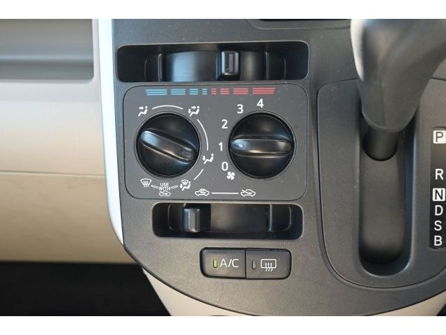 DAIHATSU TANTO 2015 Image 31