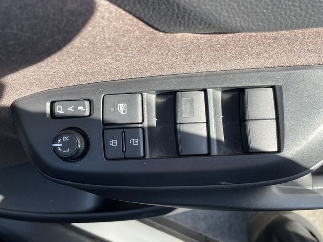 TOYOTA YARIS CROSS HYBRID 2021 Image 31